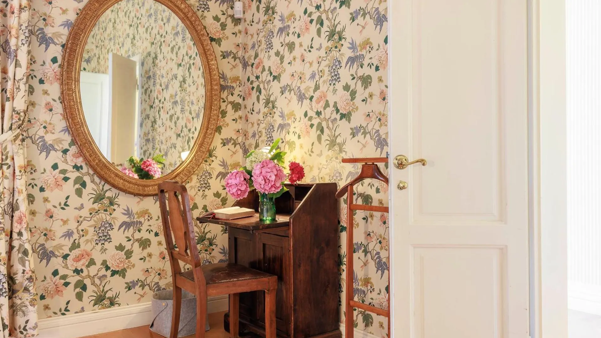 Florence Huge Apartment With Private Garden