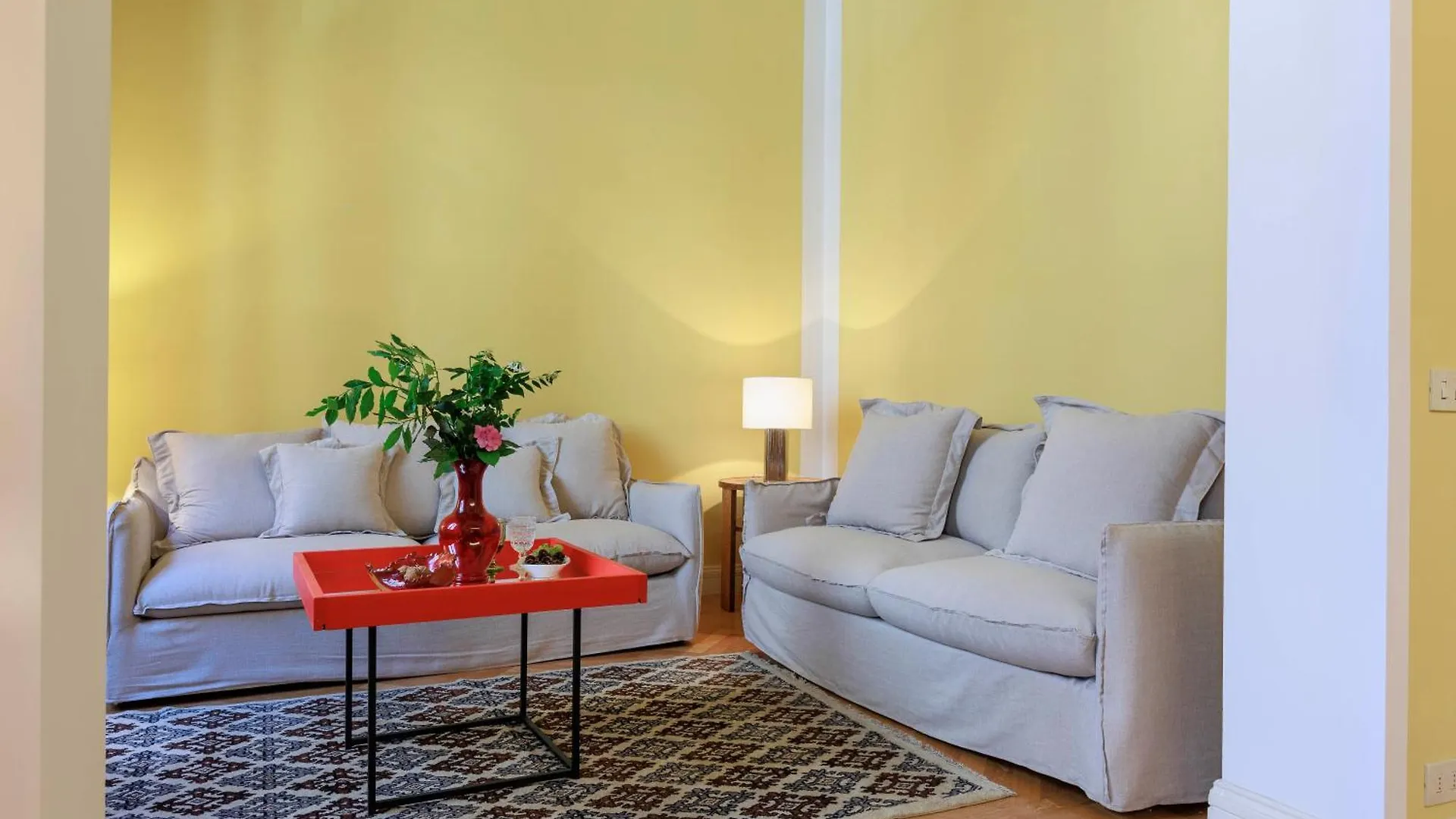 Florence Huge Apartment With Private Garden 0*,