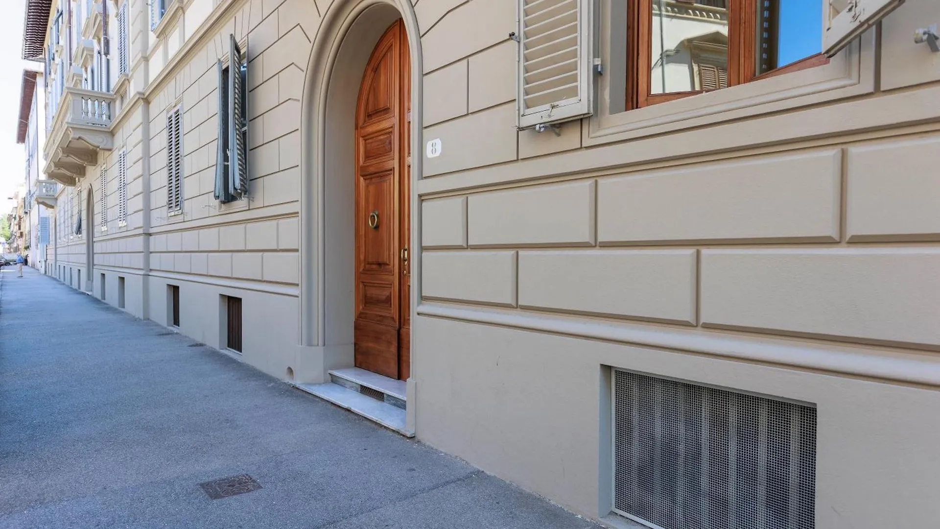 Florence Huge Apartment With Private Garden